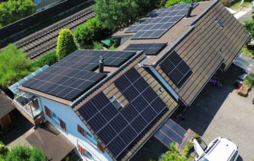 Referenz Photovoltaikanlage in Wünnewil-Flamatt Referenz Photovoltaikanlage in Wünnewil-Flamatt